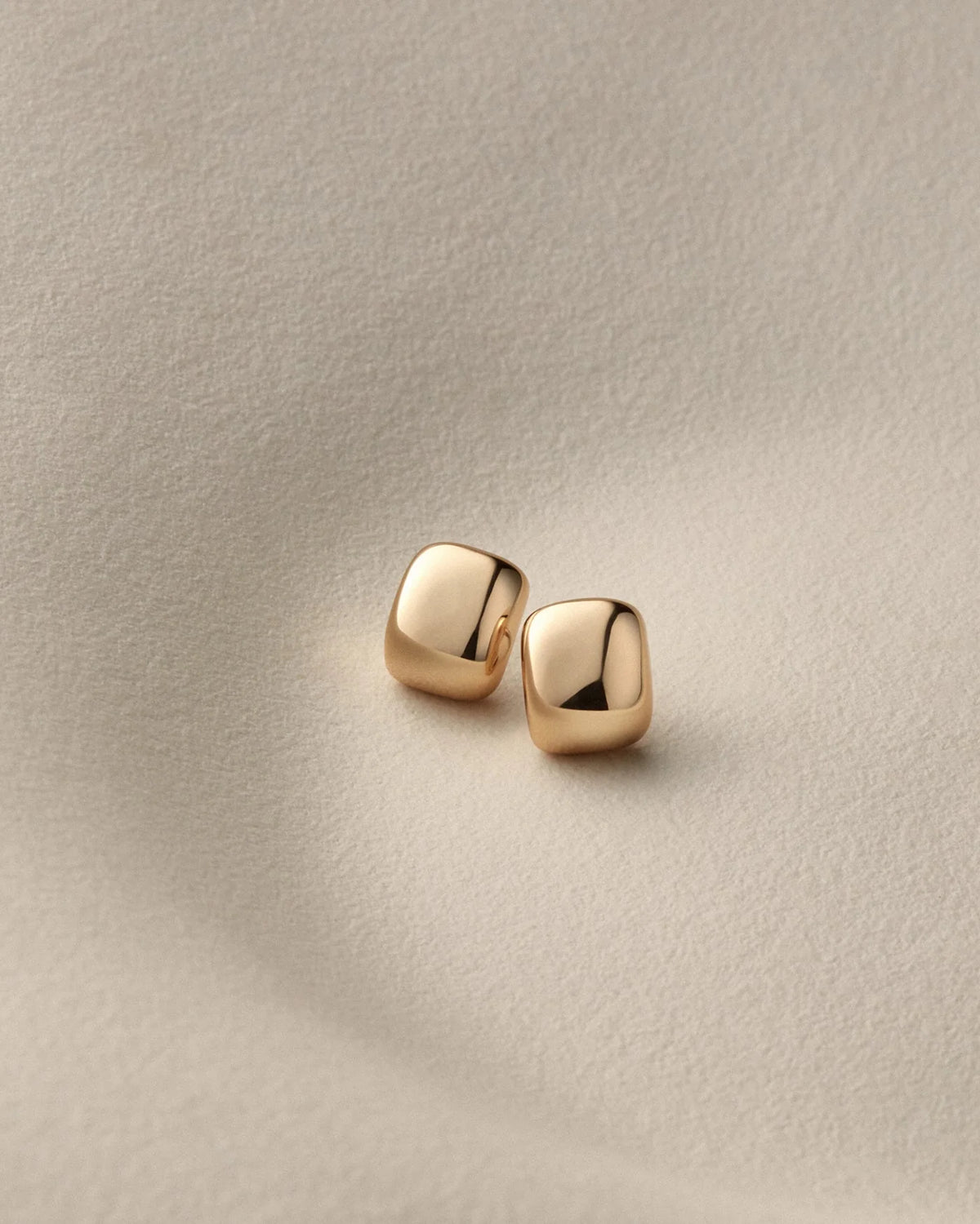 Mini Tate Earring in Gold