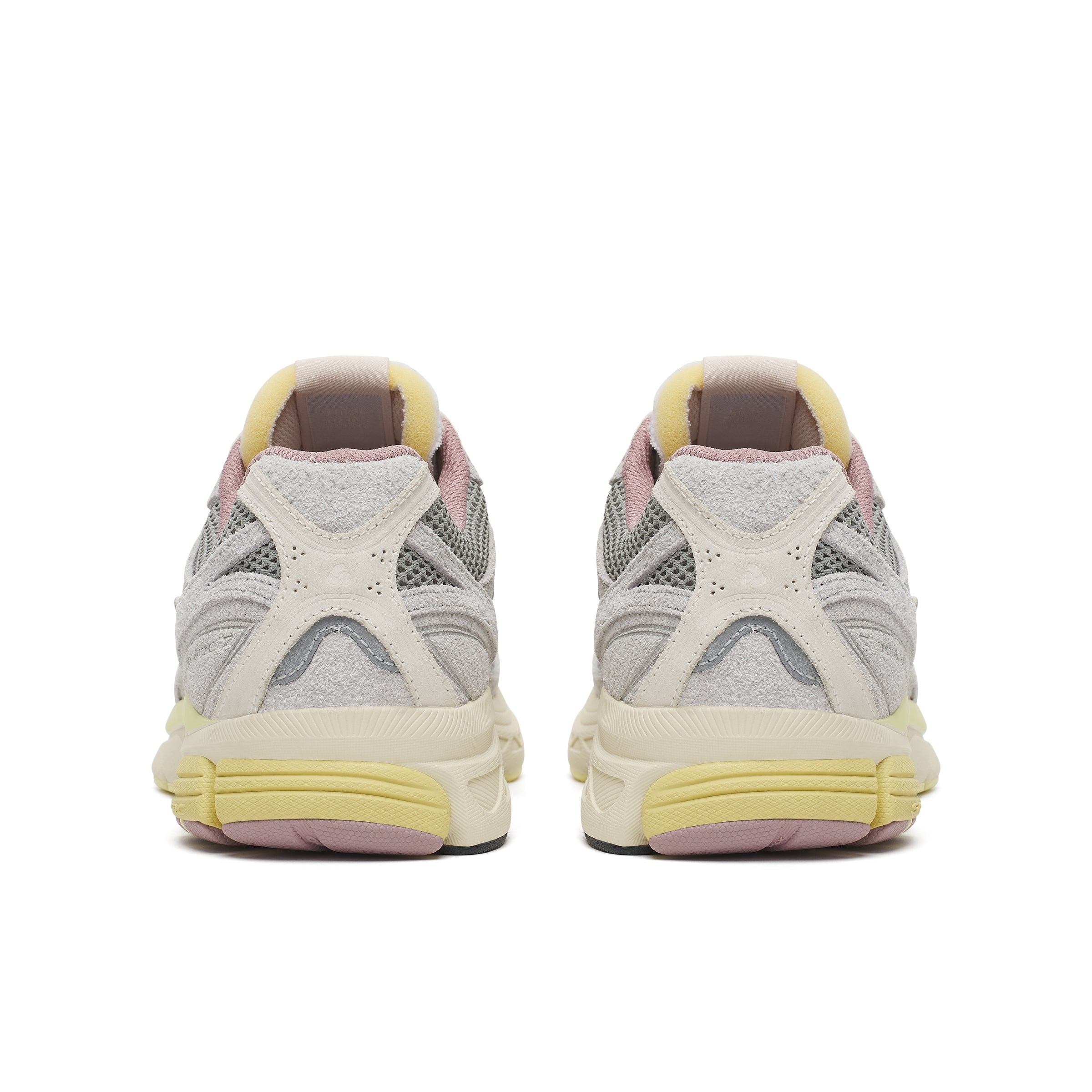 3sixteen x Saucony Guide v7.3s in Graphite