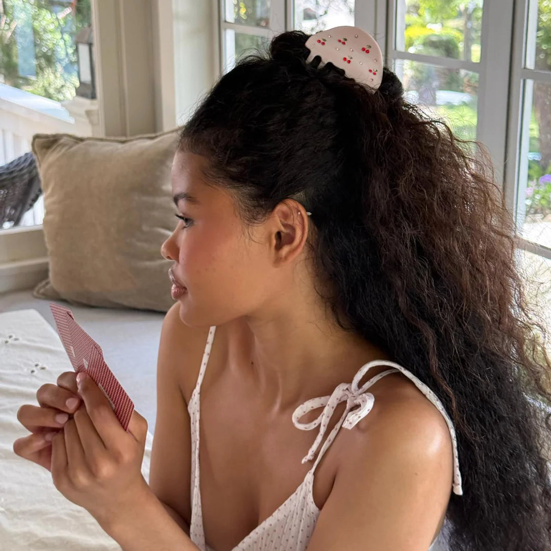 Luna Clip in Cherry on Top