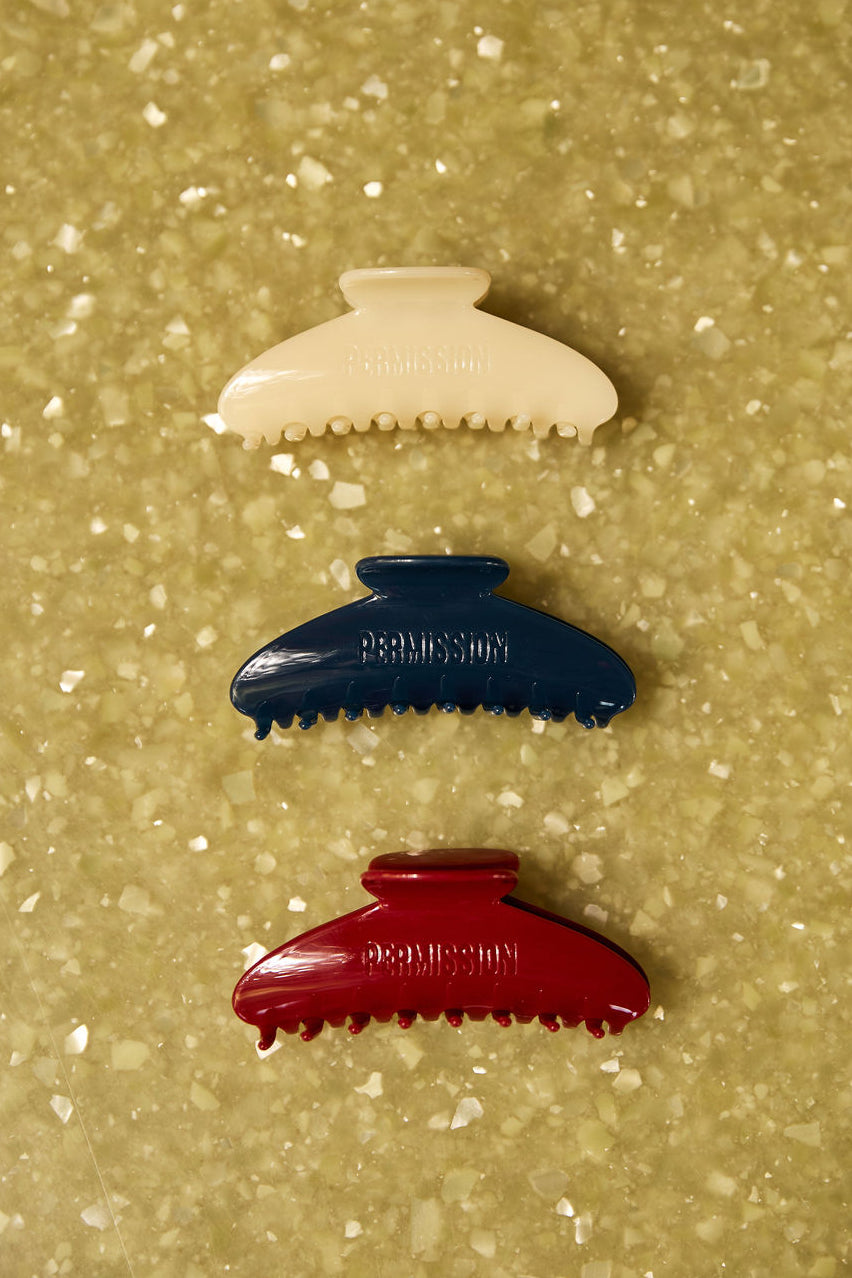 Claw Clip in Cherry Pie