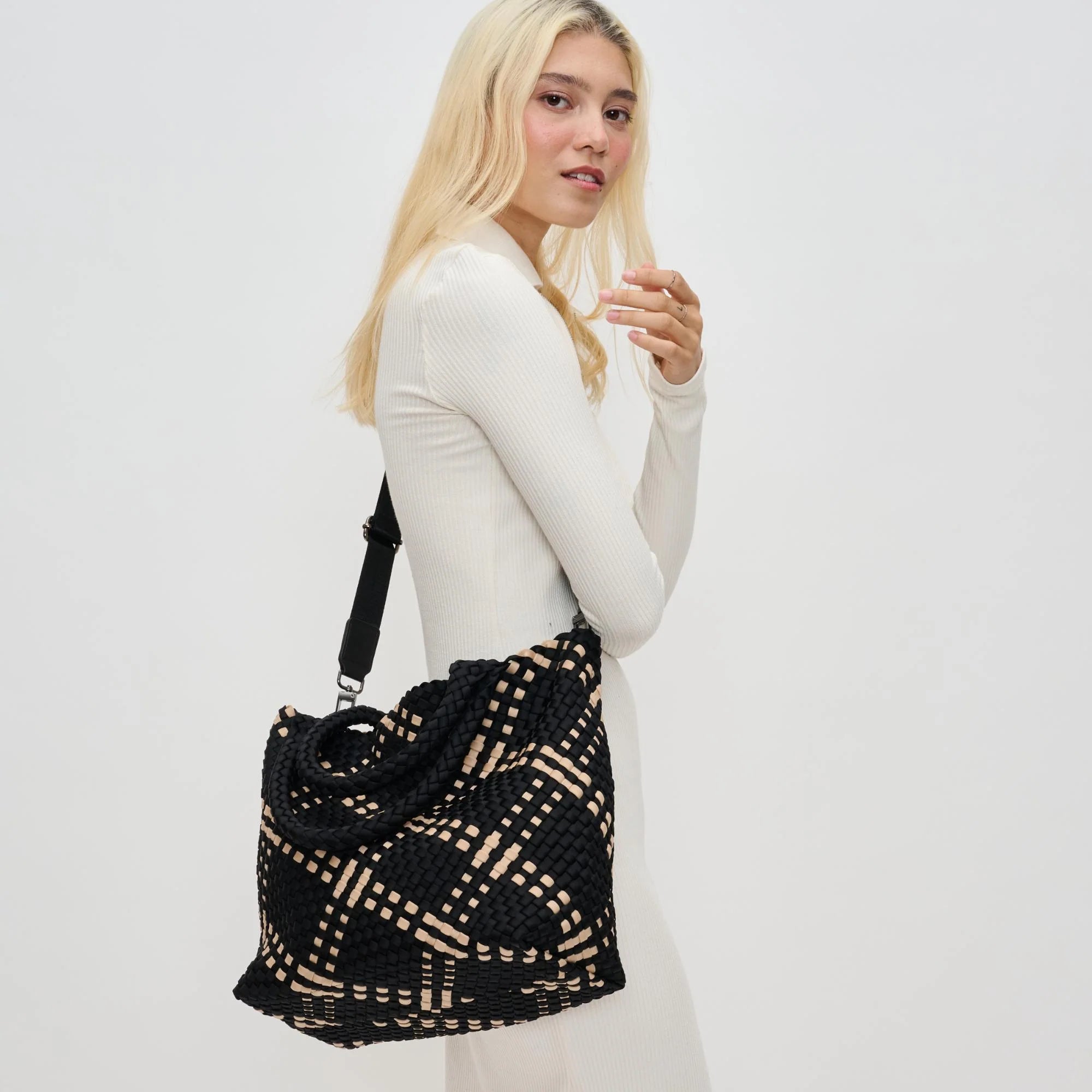 Sky's The Limit Medium Crossbody in Black Nude